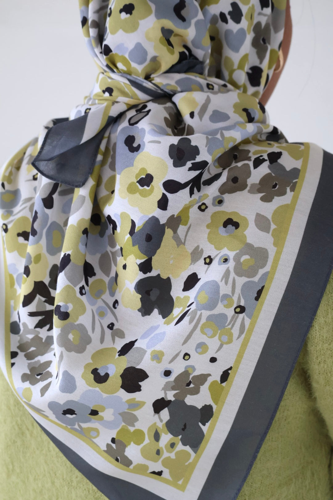 Lara Square Scarf